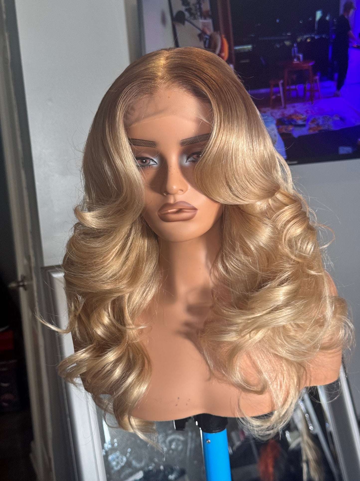 SARAH BLONDE